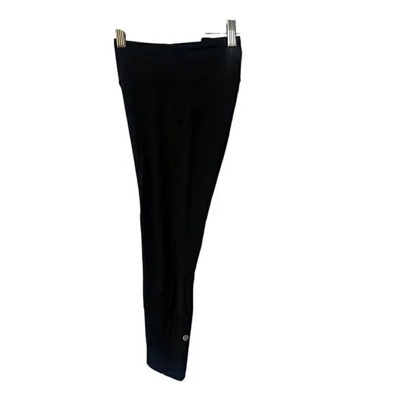 Lululemon Women High-Waisted Black Capris Leggings With Pockets, cropped yoga, 4 - Picture 5 of 9